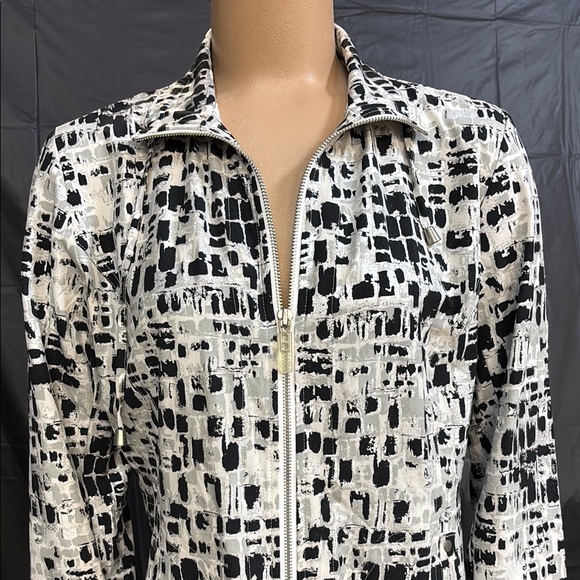 Zenergy by Chicos Black/White Zip Up Jacket - Picture 2 of 4